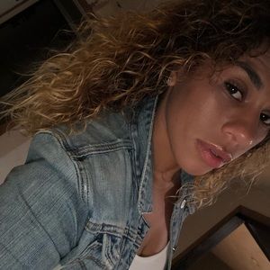 Meet your Posher, Vanessa